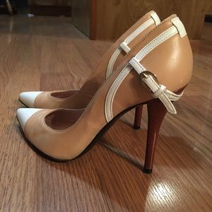 Stuart Weitzman nude with white detail heels 8.5